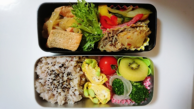 01.鮭の生姜焼き弁当.jpg