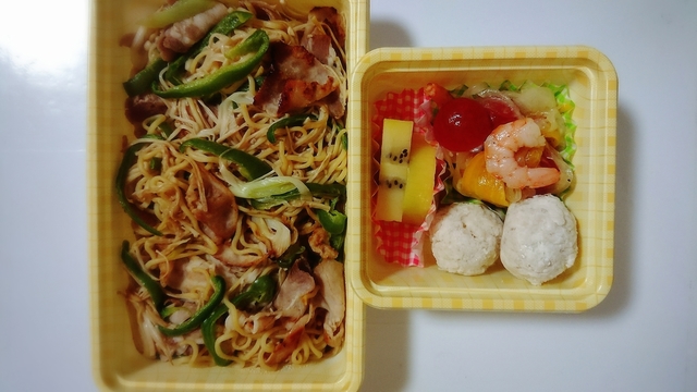 04．かさまし焼きそば弁当.jpg