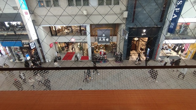 サイゼリヤで食うワイヤ ⑩ (4).JPG